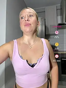 Kittie_Valentinen Live XXX chat