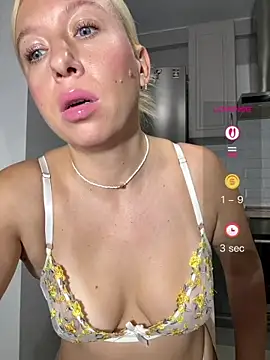 Chat +18 de Kittie_Valentine ao vivo