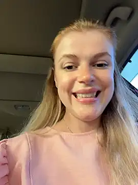 HarrietDart Chat XXX live