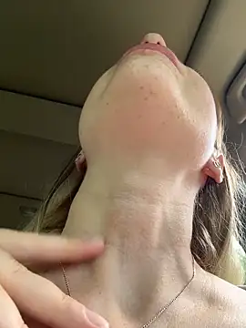 Živý XXX chat HarrietDart