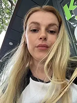 Czat XXX na żywo – HarrietDart