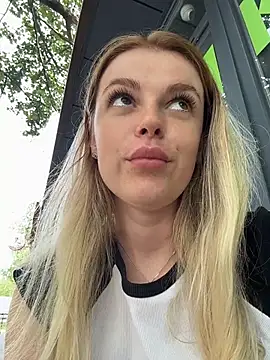 Czat XXX na żywo – HarrietDart
