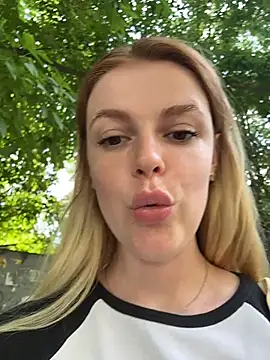 Czat XXX na żywo – HarrietDart