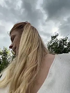 HarrietDart Show in webcam