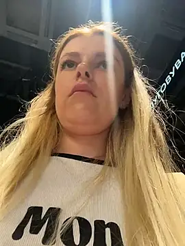 HarrietDartn Live XXX chat