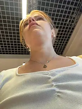 HarrietDart Chat XXX live