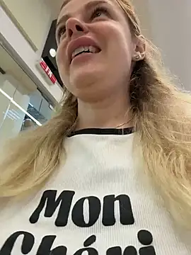 HarrietDart XXX чат на живо