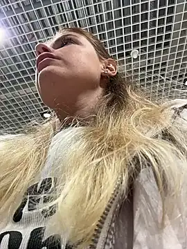 Chat XXX en directo de HarrietDart