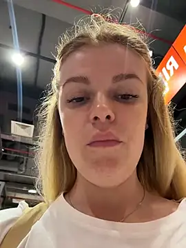 HarrietDart Chat XXX live