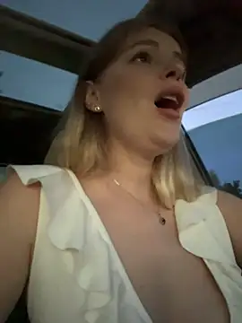 HarrietDart Chat XXX live