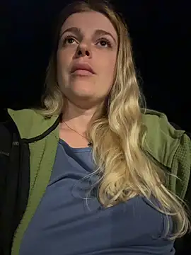 הופעת וובקאם של HarrietDart