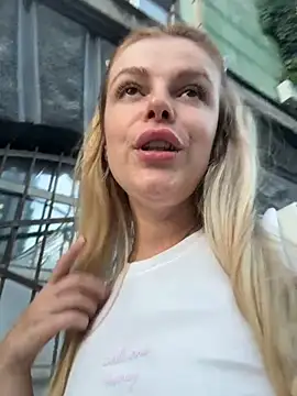 Show modela HarrietDart na web-kameri