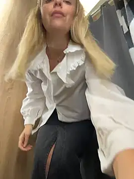 Show modela HarrietDart na web-kameri