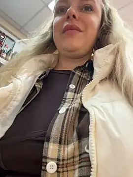 Chat XXX ao vivo de HarrietDart