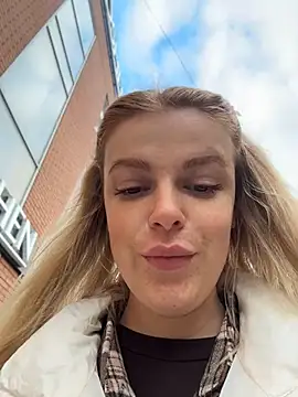 HarrietDart – Naživo XXX chat