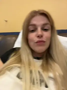 הופעת וובקאם של HarrietDart