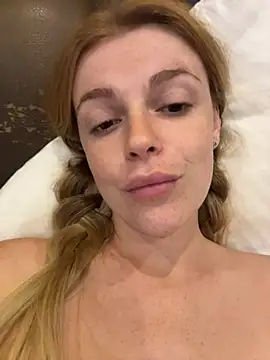 Show modela HarrietDart na web-kameri