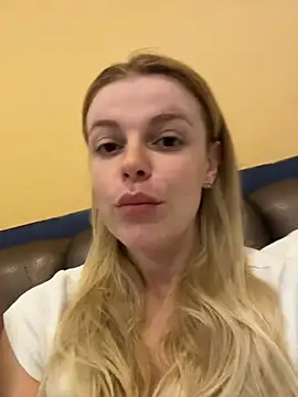 HarrietDart Show in webcam