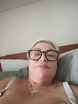 LindaL's Live XXX Chat