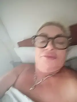 LindaL Adlı Modelin Canlı XXX Sohbeti