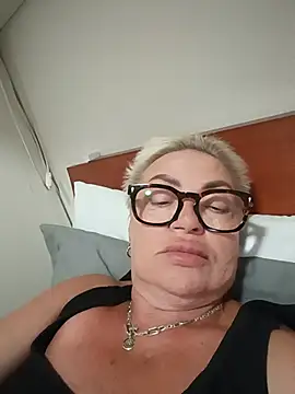 LindaL's Webcam Show