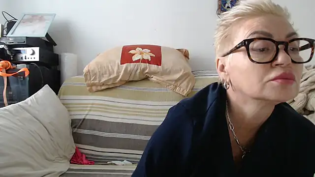 LindaL Chat XXX in diretta
