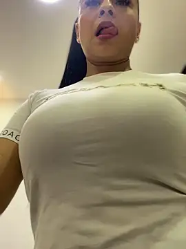 sofia_xxx02's Live XXX Chat
