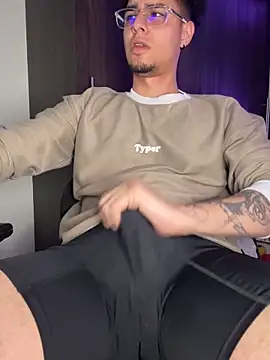 bigryann23's Webcam Show