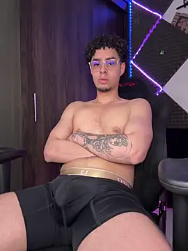 bigryann23 Show Webcam