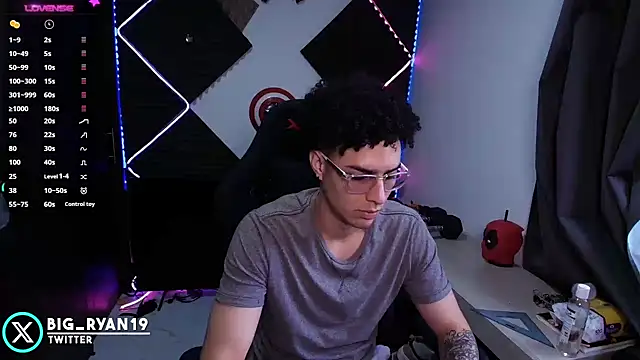 bigryann23 Webcam Show