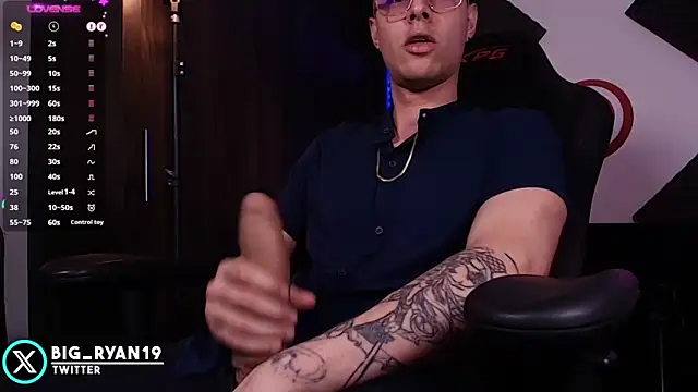 bigryann23 Webcam Show