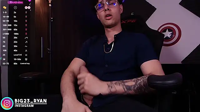 bigryann23's Webcam Show