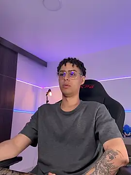 bigryann23 Show Webcam
