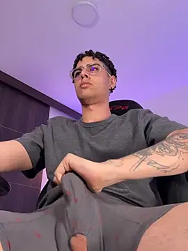 bigryann23 Show in webcam