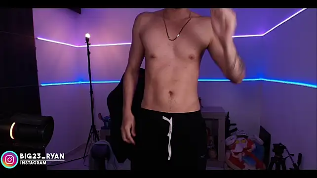 bigryann23 Show Webcam