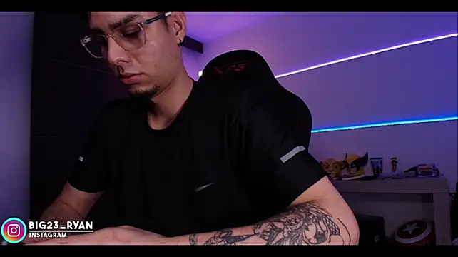 bigryann23 Webcam Show