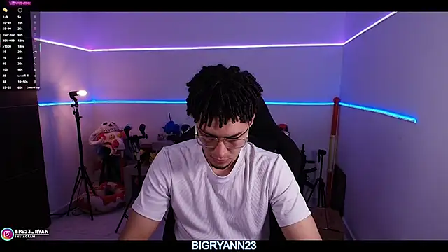 bigryann23 Show Webcam