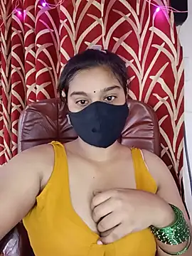 Jasmine_jaaan: διαδικτυακό σόο υ στην κάμερα