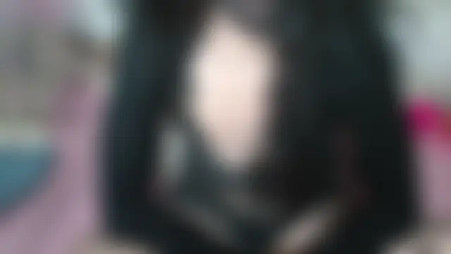 Yllmira Adlı Modelin Canlı Sohbet Odası