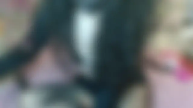 Yllmira Adlı Modelin Canlı Sohbet Odası