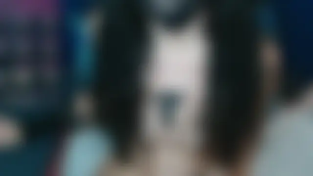 غرفة دردشة Yllmira المباشرة