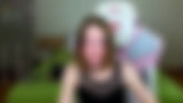 Cowell_Adelina's Live Chat Room