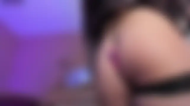 ห้องแชทสดของ KaylaLaine