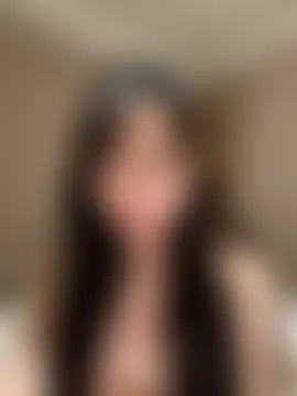 Kiwuvurfovo Adlı Modelin Canlı Sohbet Odası