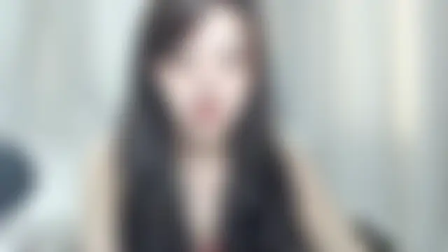 Romy-sweet Adlı Modelin Canlı Sohbet Odası