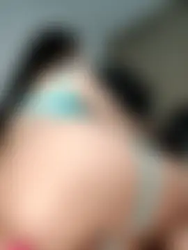 חדר צ'אט בשידור חי של Lia_Hurley