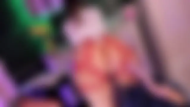 LaureenHills Live chatroom