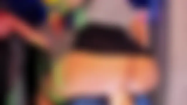 LaureenHills Show in webcam