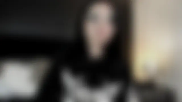 Sala de chat en directo de Adeelinee