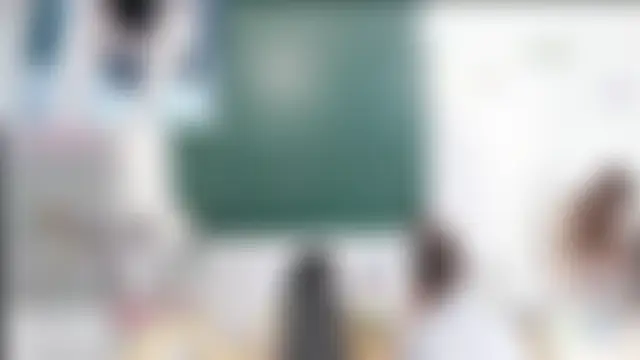 _Math_: διαδικτυακό σόου στην κάμερα